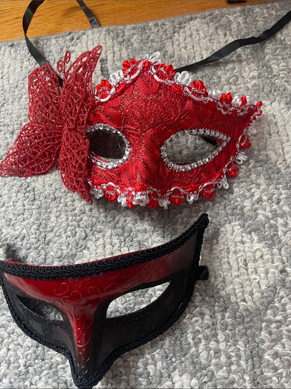 Masquerade Masks Set - Picture 3 of 10